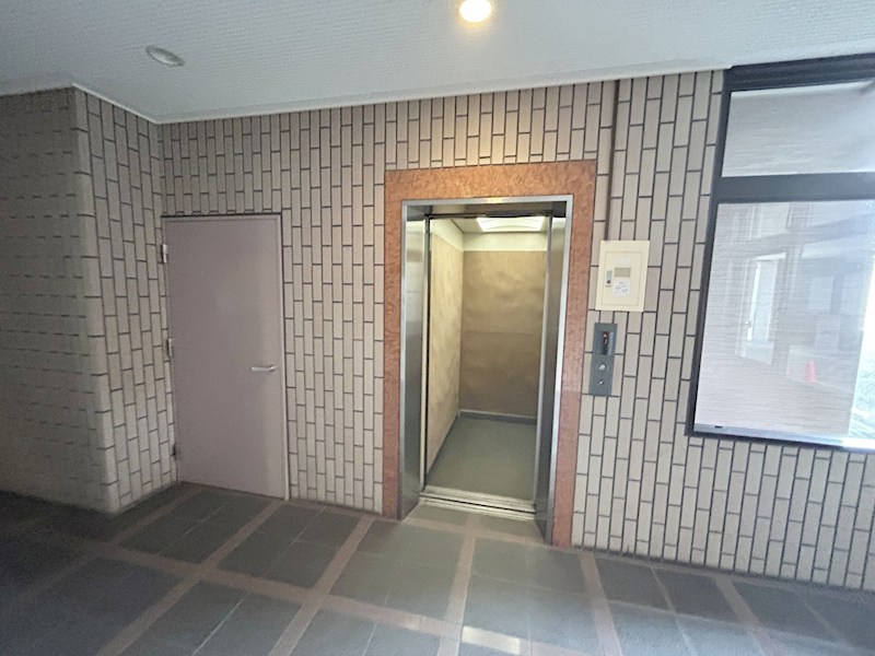 アンジュール丸山 共用部写真（ロビー）