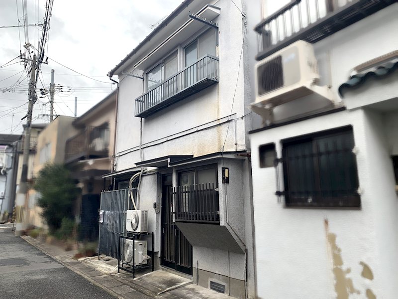 御陵荒巻町 外観写真