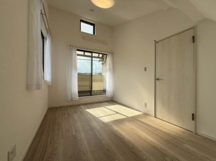 大田区中央２丁目中古戸建 内観写真（リビング以外の居室）