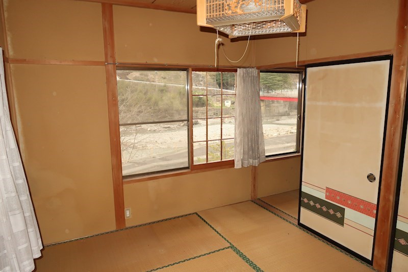生坂村　中古住宅 内観写真（リビング以外の居室）