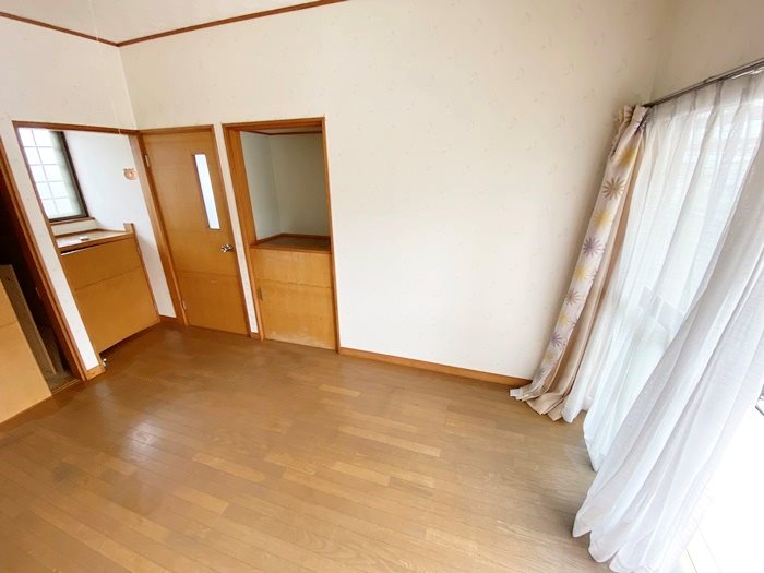 諏訪町５丁目２７７番 内観写真（リビング以外の居室）