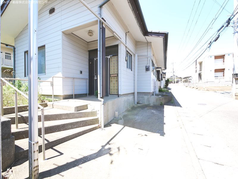 南高野町１丁目７５０番８ 現地写真（玄関）