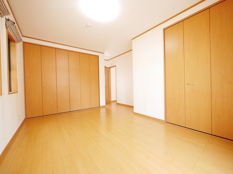 東多賀町５丁目３７７番１ 内観写真（リビング以外の居室）