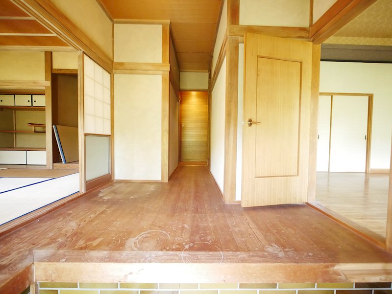 白銀町２丁目５０８番 現地写真（玄関）