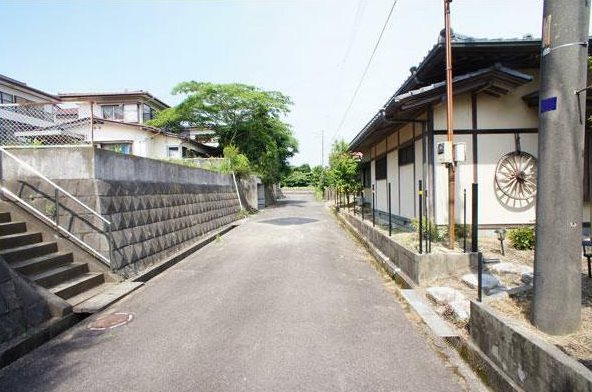 西成沢町１丁目１９３番 現地写真（前面道路含む現地写真）