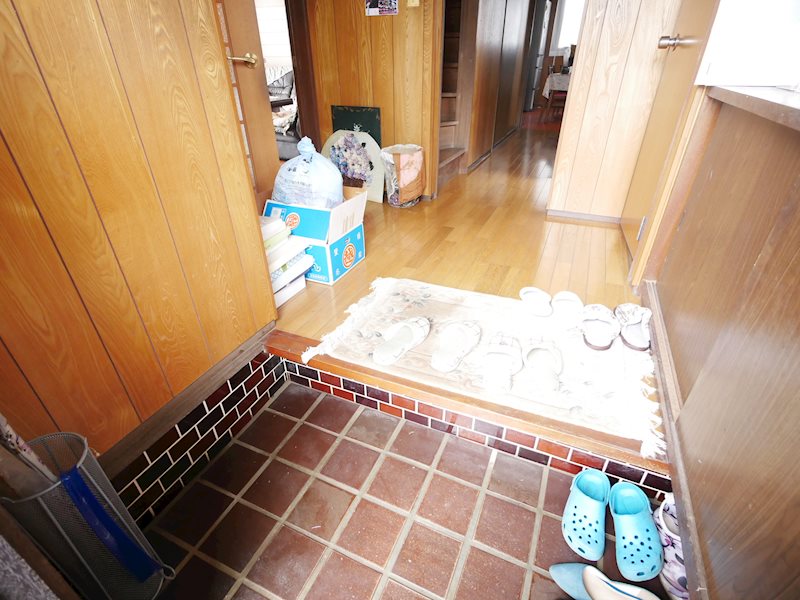 西成沢町２丁目２７１番 現地写真（玄関）