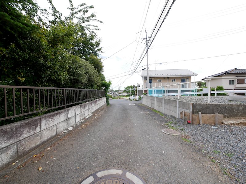 東成沢町３丁目４００番 現地写真（前面道路含む現地写真）