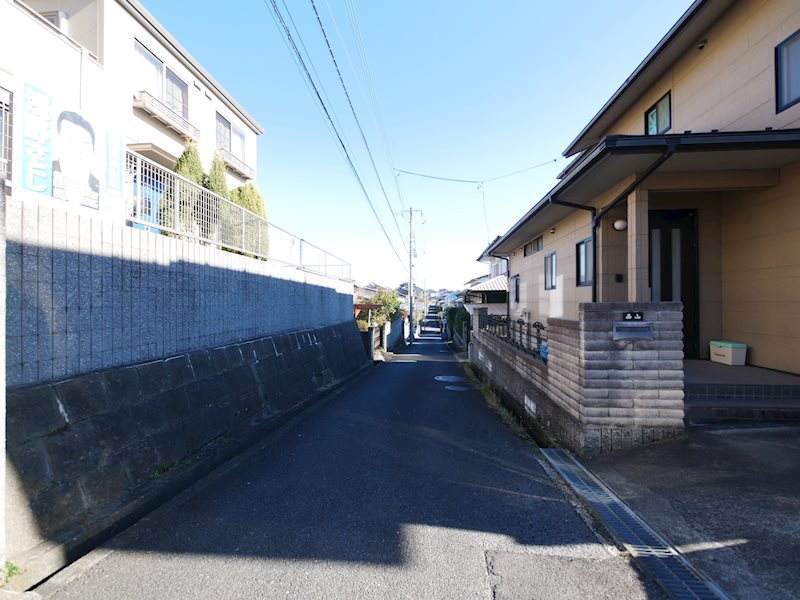 西成沢町１丁目４８番 現地写真（前面道路含む現地写真）