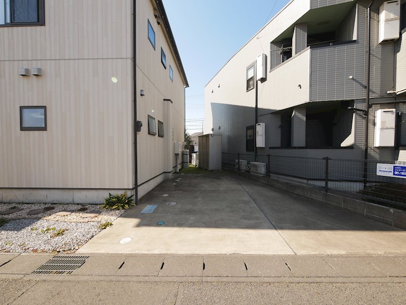 鮎川町２丁目２番１ 現地写真（駐車場）
