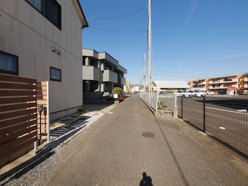 鮎川町２丁目２番１ 現地写真（前面道路含む現地写真）