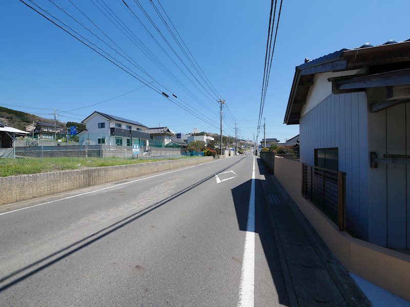 石名坂町１丁目８７７番３ 現地写真（前面道路含む現地写真）