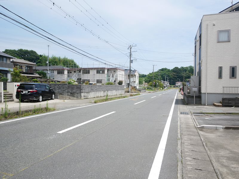 東滑川町２丁目３２２４番 現地写真（前面道路含む現地写真）