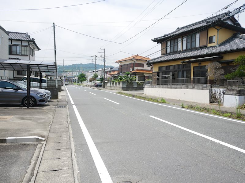 東滑川町２丁目３２２４番 現地写真（前面道路含む現地写真）