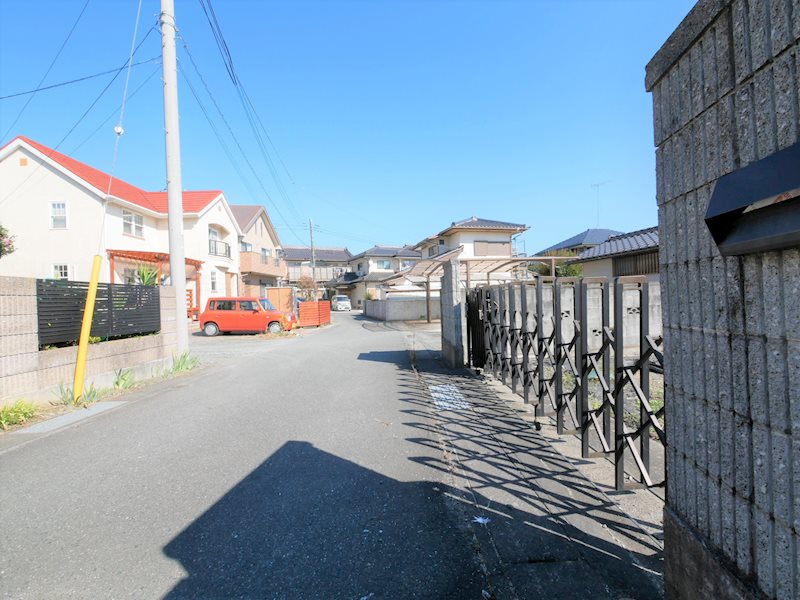 中成沢町４丁目４６番１  現地写真（前面道路含む現地写真）