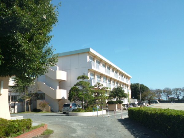 東大沼町１丁目３４９番  小学校