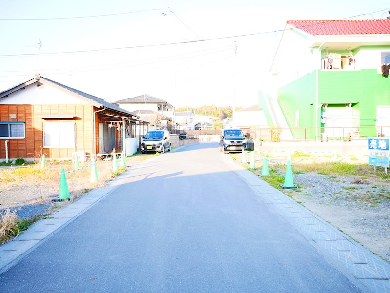 久慈町３丁目１１０７番３・１１０７番１  現地写真（前面道路含む現地写真）