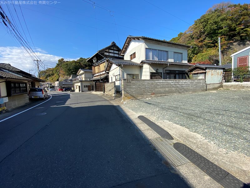 久慈町３丁目１２６７番１  現地写真（前面道路含む現地写真）