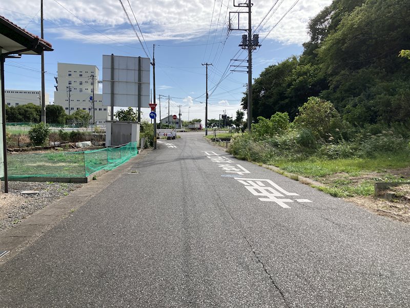 久慈町４丁目１３２番１７  現地写真（前面道路含む現地写真）