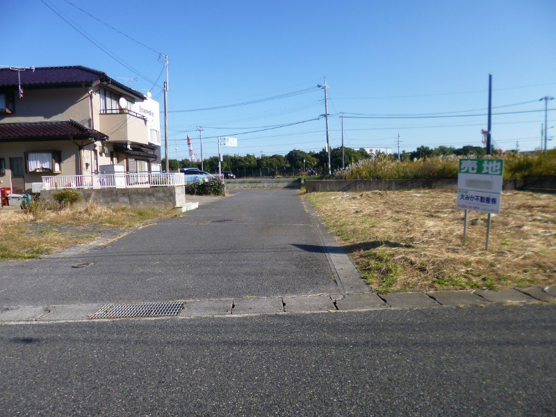 久慈町４丁目１３２番２１  現地写真（前面道路含む現地写真）