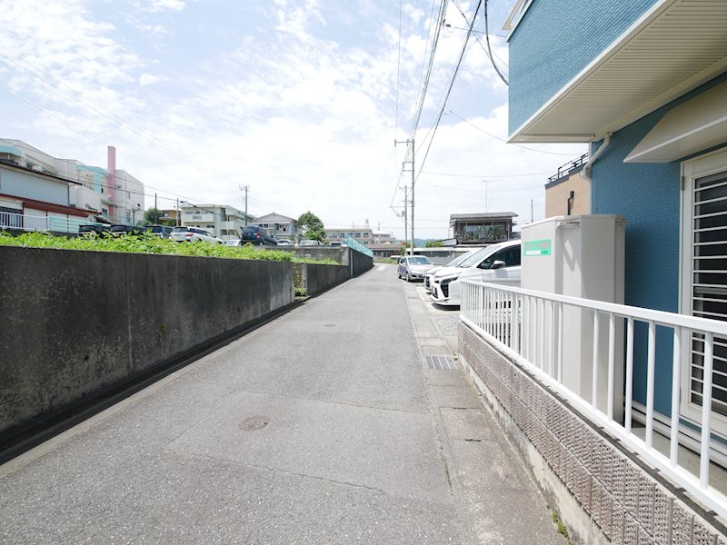 会瀬町２丁目３２４番・３２５番  現地写真（前面道路含む現地写真）