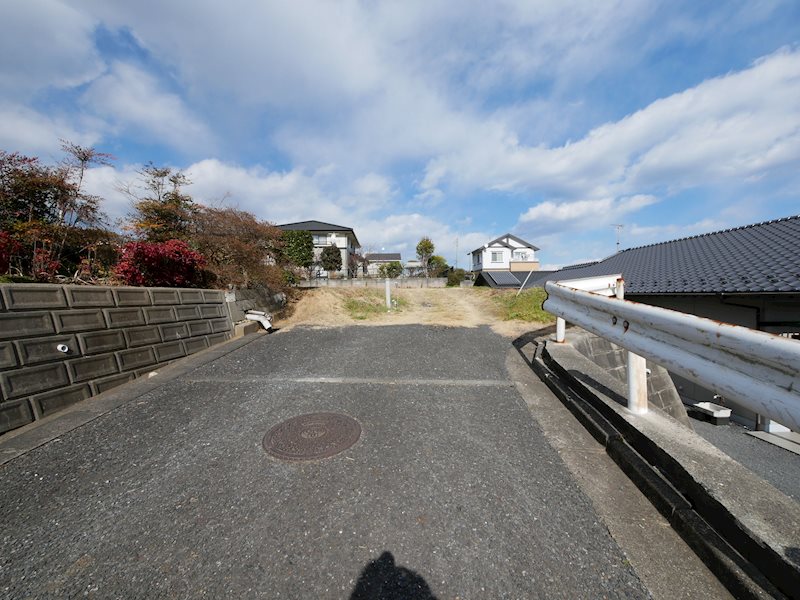 川尻町３丁目２３５２番８８、１８０  現地写真（前面道路含む現地写真）
