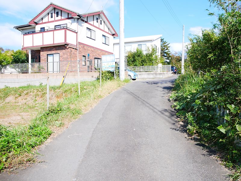 石名坂町２丁目１２７３番１  現地写真（前面道路含む現地写真）