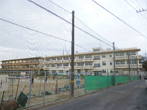 石名坂町２丁目１２７３番１  中学校