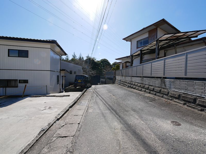 砂沢町字一本松１２８番２  現地写真（前面道路含む現地写真）