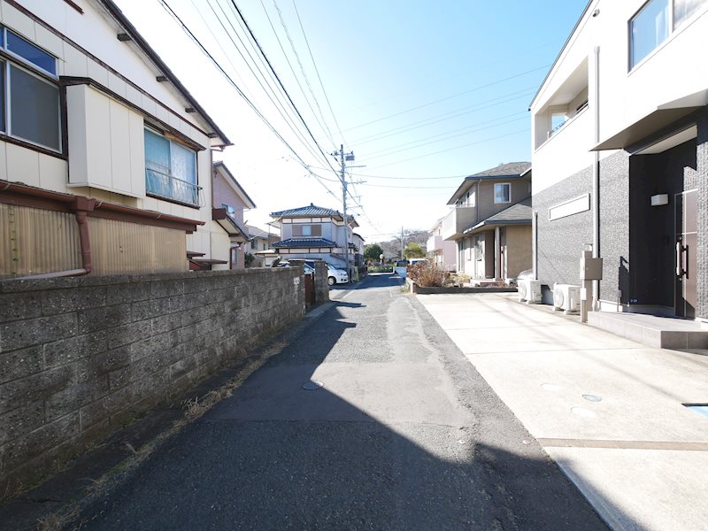 諏訪町３丁目４０８番  現地写真（前面道路含む現地写真）