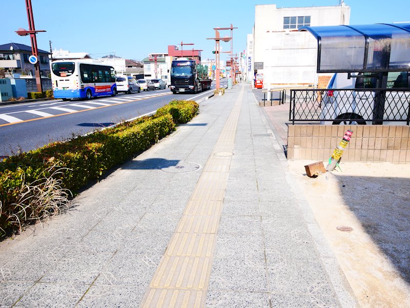 鹿島町２丁目４２番  現地写真（前面道路含む現地写真）