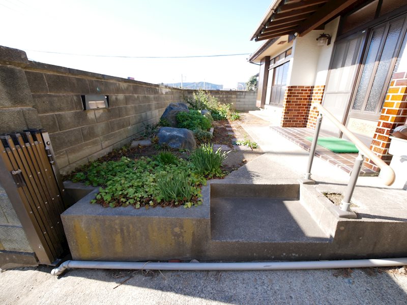川尻町２丁目２５７７番２０５  現地写真（庭）