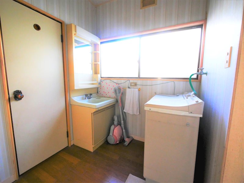 西成沢町４丁目２１５番  内観写真（洗面台・洗面所）