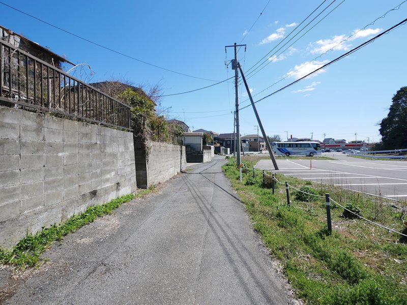 中成沢町１丁目２９９番 現地写真（前面道路含む現地写真）