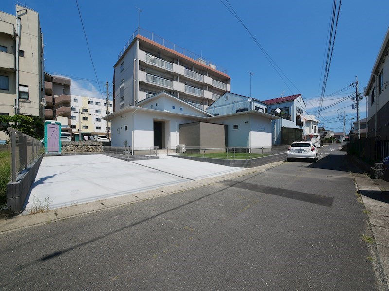多賀町２丁目　新築建売 現地写真（前面道路含む現地写真）