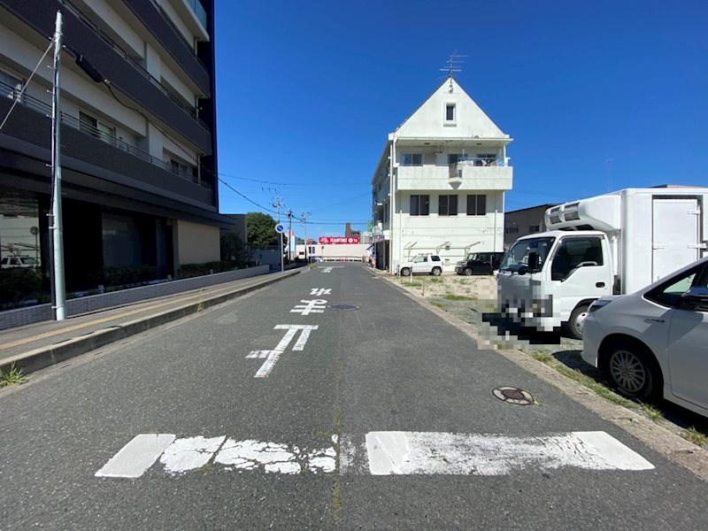 神峰町１丁目９６番１、９７番 現地写真（前面道路含む現地写真）