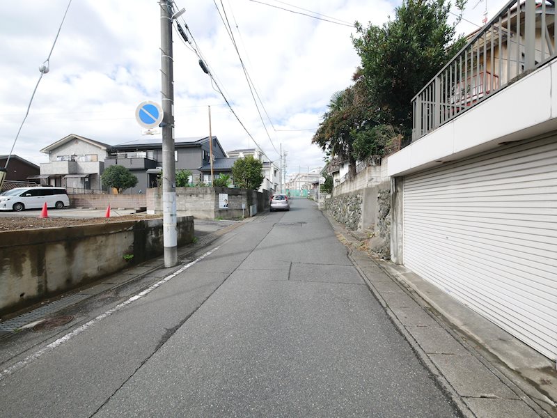 神峰町３丁目２番 現地写真（前面道路含む現地写真）