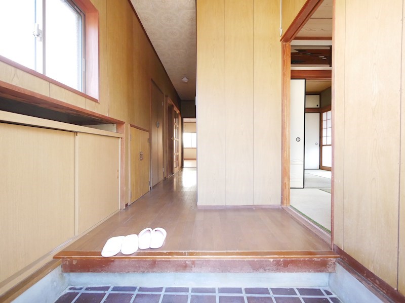 西成沢町４丁目１９０番 現地写真（玄関）