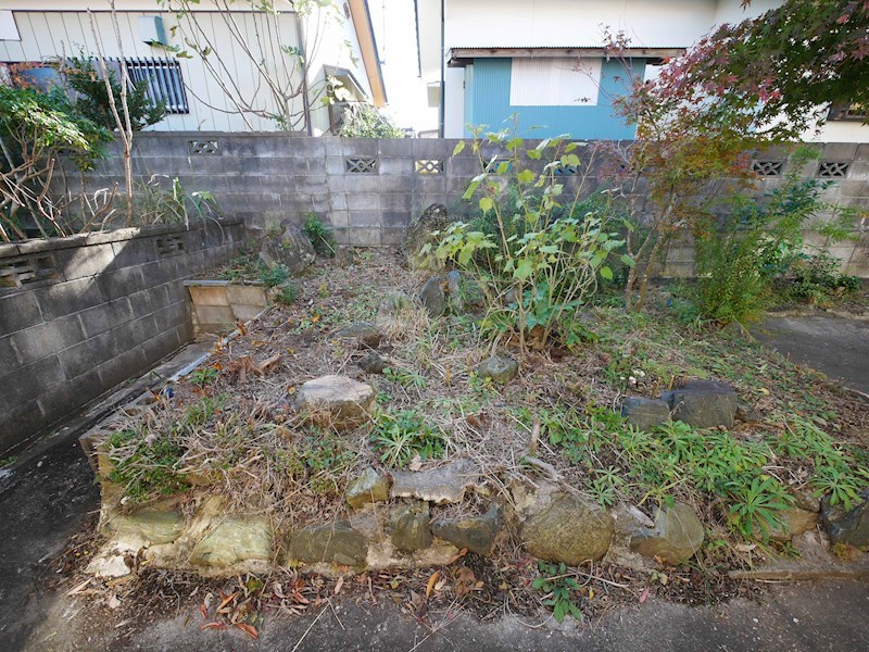 西成沢町４丁目１９０番 現地写真（庭）