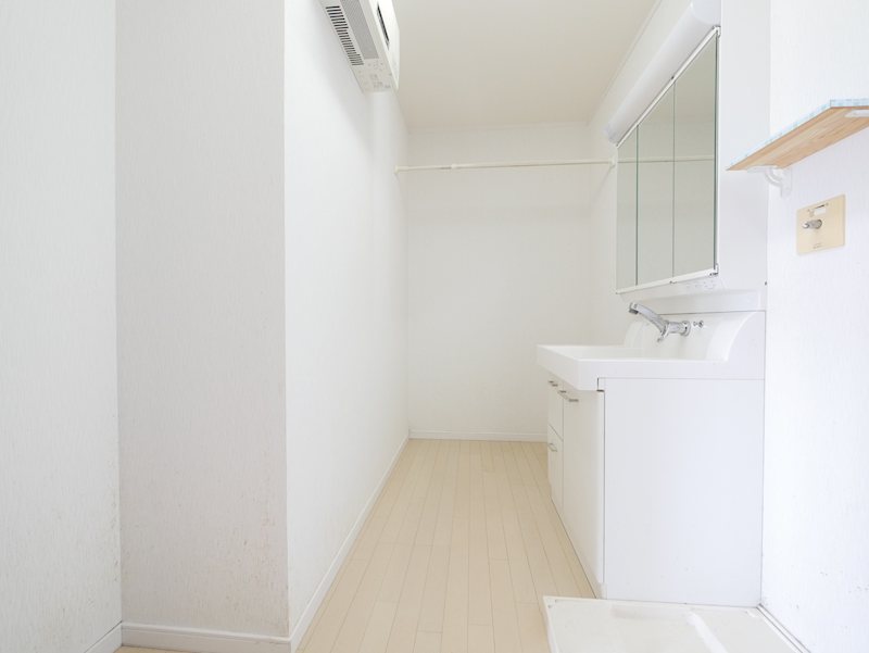 みかの原町１丁目３３６番 内観写真（洗面台・洗面所）