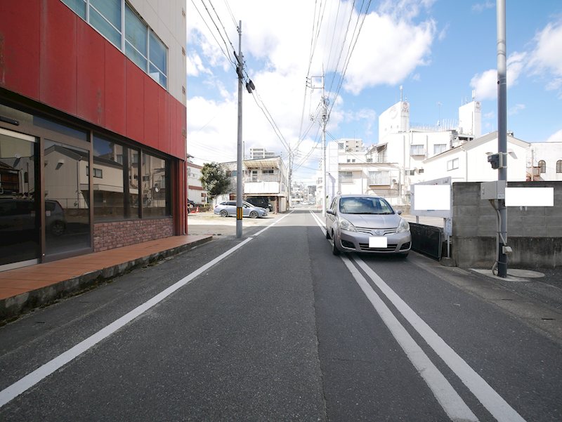 鹿島町１丁目１８３番１号 現地写真（前面道路含む現地写真）