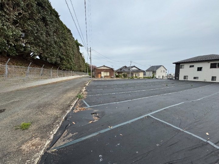 東大沼町１丁目６４８番 現地写真（前面道路含む現地写真）