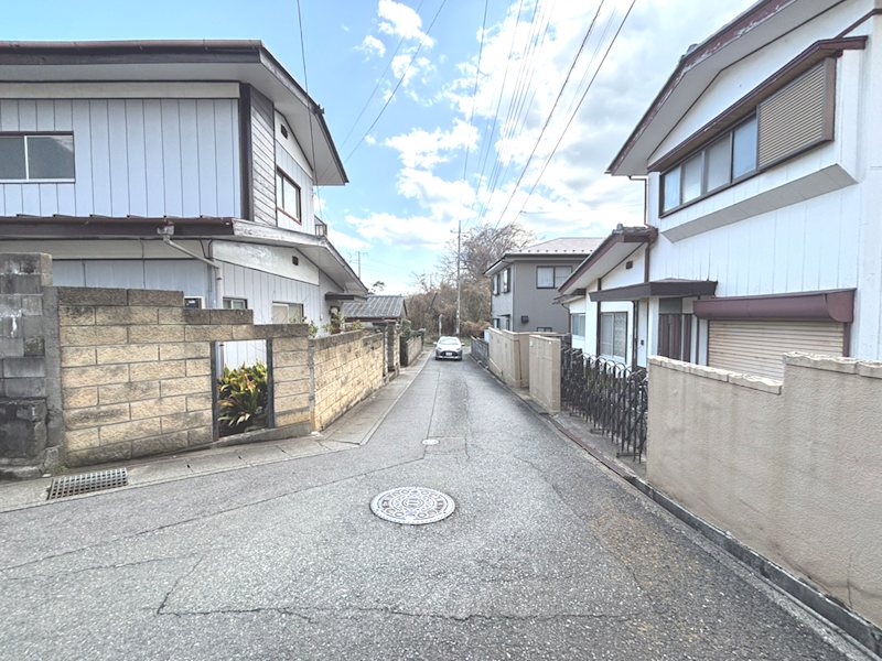森山町５丁目１２１番 現地写真（前面道路含む現地写真）