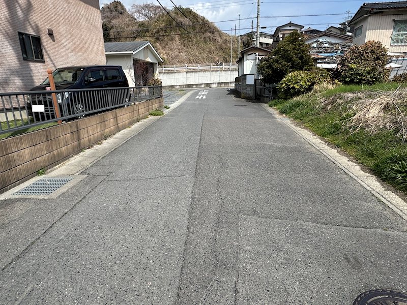 久慈町５丁目１０５１番７ 現地写真（前面道路含む現地写真）