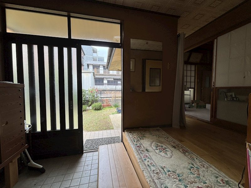 大久保町１丁目３９番１、６ 現地写真（玄関）