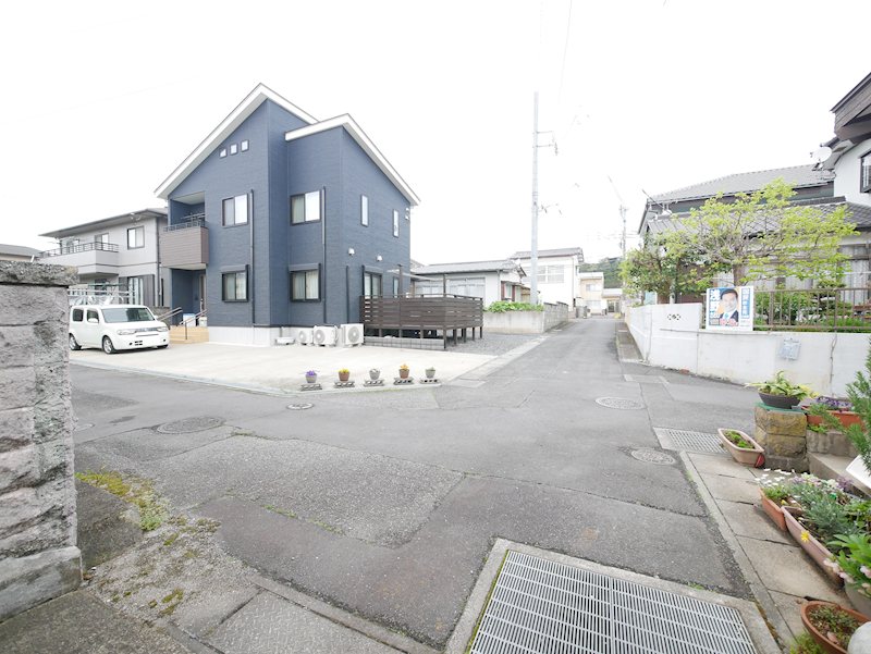 東大沼町１丁目５５１番 現地写真（前面道路含む現地写真）