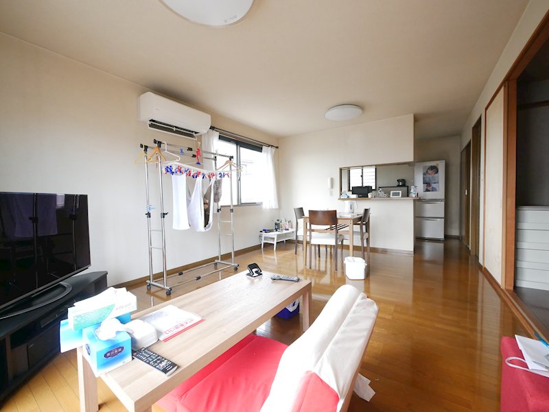 石名坂町１丁目２９４番６３ 内観写真（リビング）