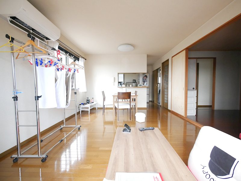 石名坂町１丁目２９４番６３ 内観写真（リビング）