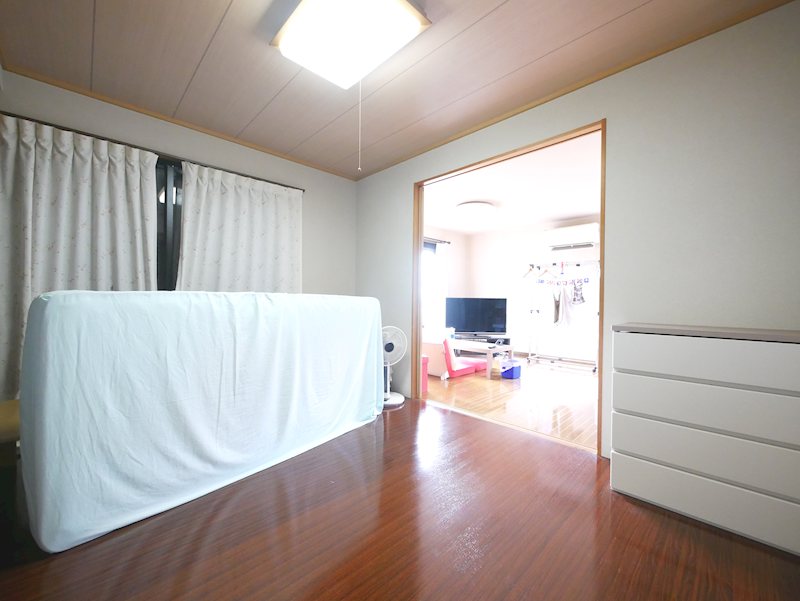 石名坂町１丁目２９４番６３ 内観写真（リビング以外の居室）