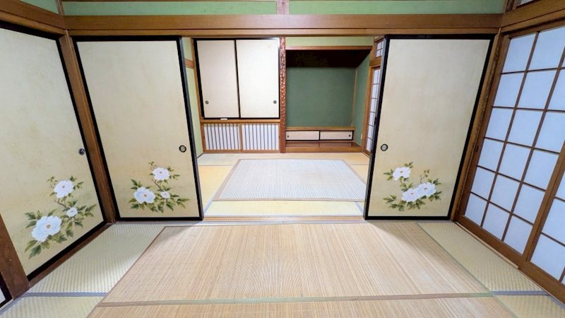 中丸町１丁目343番 内観写真（リビング以外の居室）