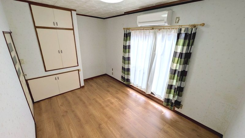 中丸町１丁目343番 内観写真（リビング以外の居室）